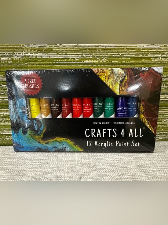 Other - Green Acrylic Paint Set - 12 Colors + 3 Brushes
